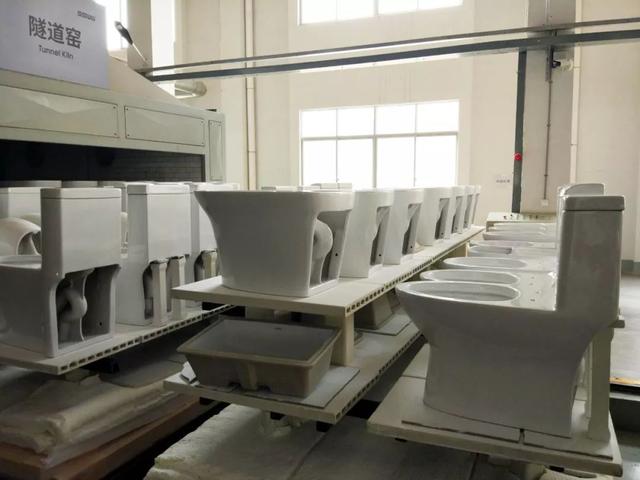 浪鯨衛(wèi)浴陶瓷工廠浪鯨衛(wèi)浴陶瓷產(chǎn)品采用行業(yè)領先的全自動隧道窯生產(chǎn)線